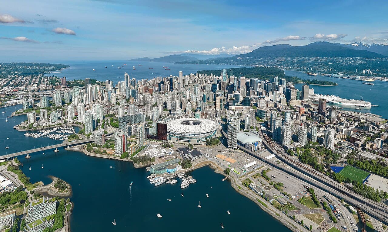 Skyline de Vancouver avec les montagnes en arrière-plan